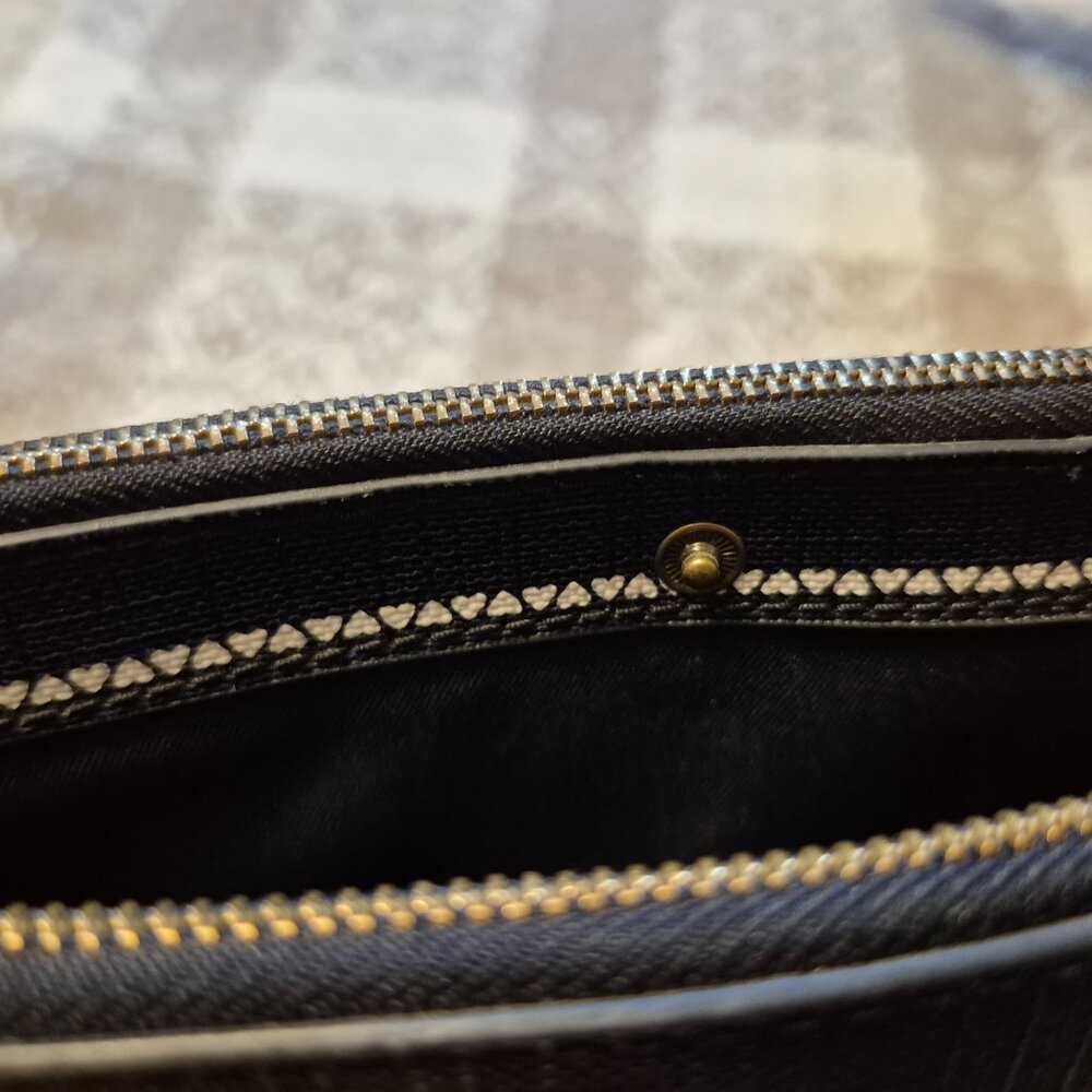 Fossil Fiona Black & Cream Small Hearts Crossbody Bag - Picture 6 of 7